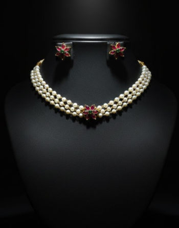 Red Star Pearls Choker
