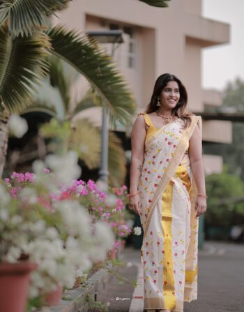 Tiny Floral Kasavu Set Mundu