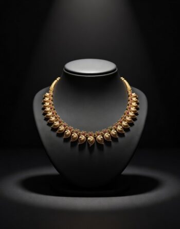 Paisley Pattern Necklace