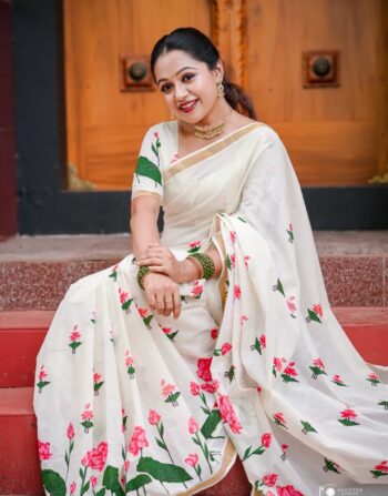 Small Lotus Set Saree